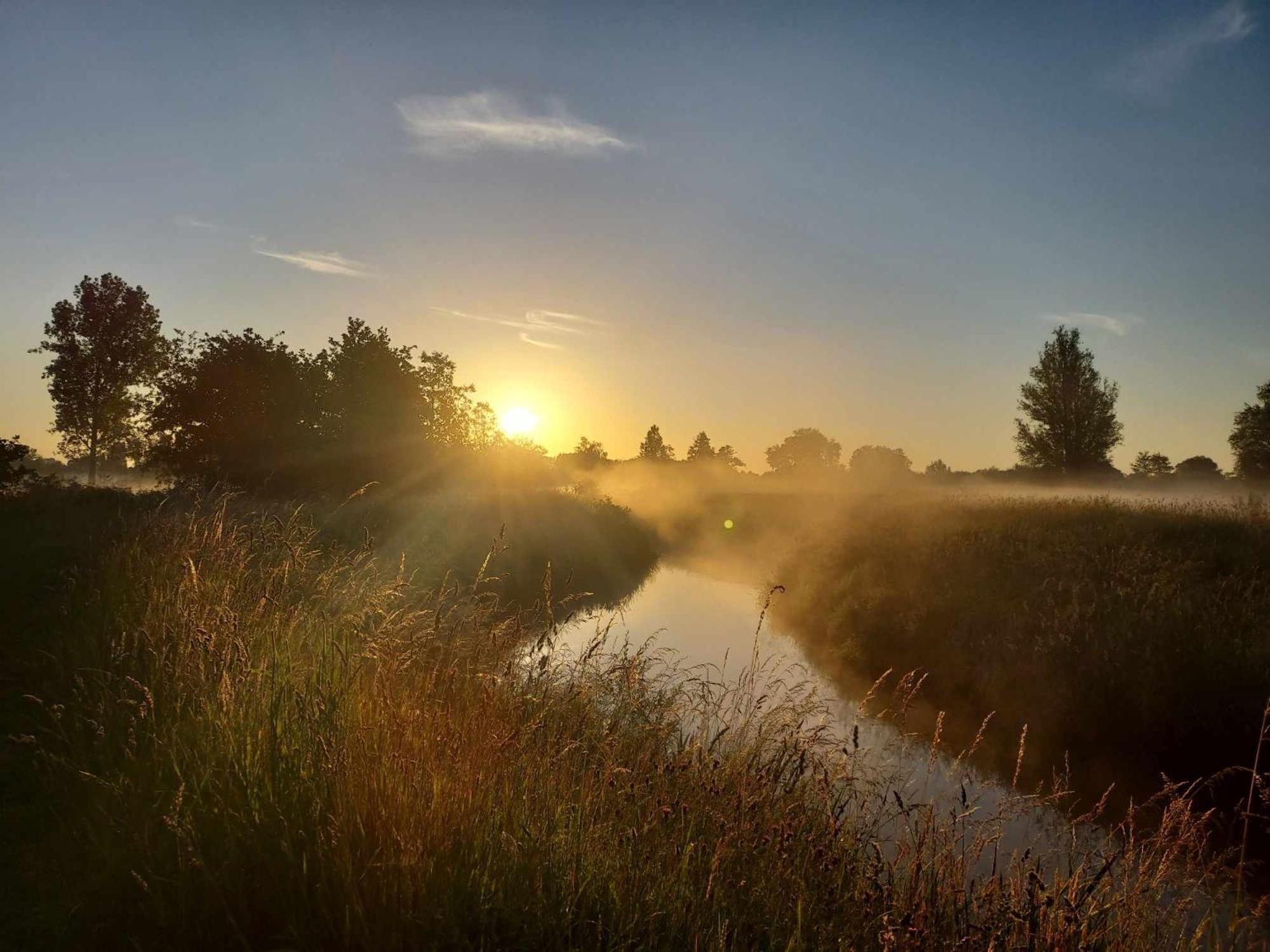 Rustig Gelegen Chalet Solvo Met Terras Aan Het Water Geel Bagian luar foto